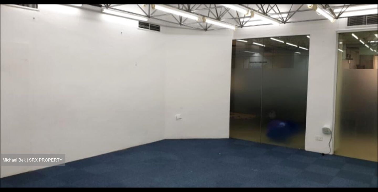 North Bridge Centre (D7), Office #591241111